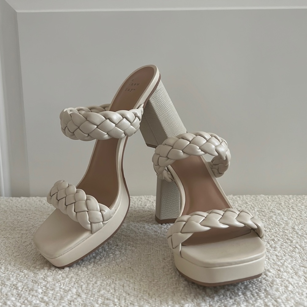 A NEW DAY mule sandal heel